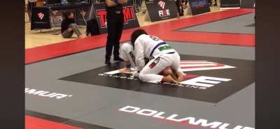 Oh hell nah the big girl was just trying to sit on the smaller girl face, how’s that not cheating 😭