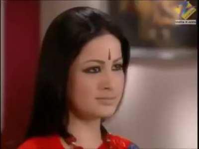 Sona reintroducing herself to the other enchanter supports after being irrelevant for months: