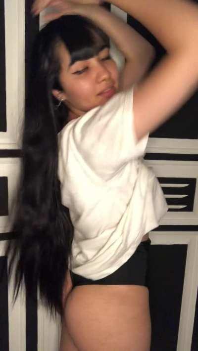 I want to fuck one lucky Redditor. Who wants to be the one? 😇