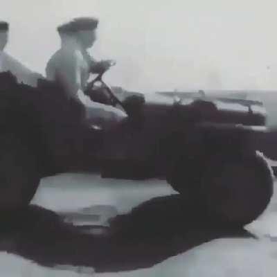 Driving a jeep in bf4 be like:
