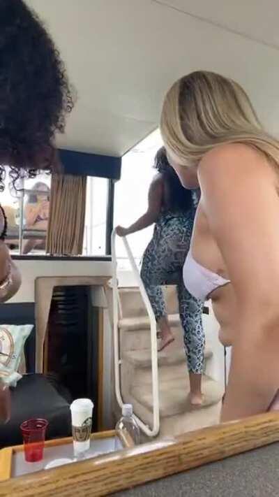 J3NM4KEY0USIN & N4DIAALI