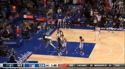 [Highlight] Ball goes out off of Embiid