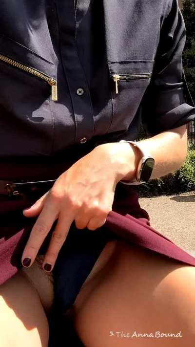 God, I love lunch breaks...🙃 [gif]