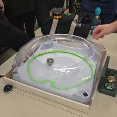 NOW THAT'S BEYBLADE!!