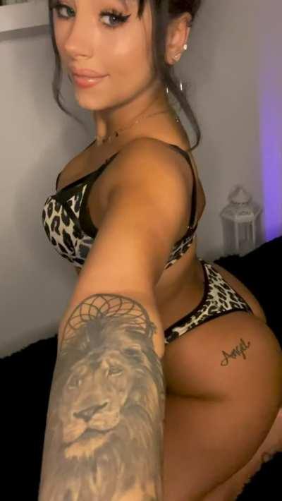 Hii to the 4 horny guys who will see me like this🍑