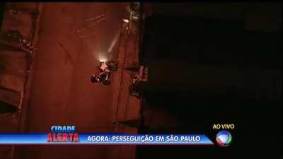 Cop does something unexpected during a police chase [Caught by NEWS helicopter]