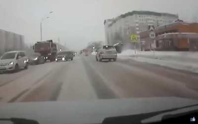 Russia: Road accident on a snow day