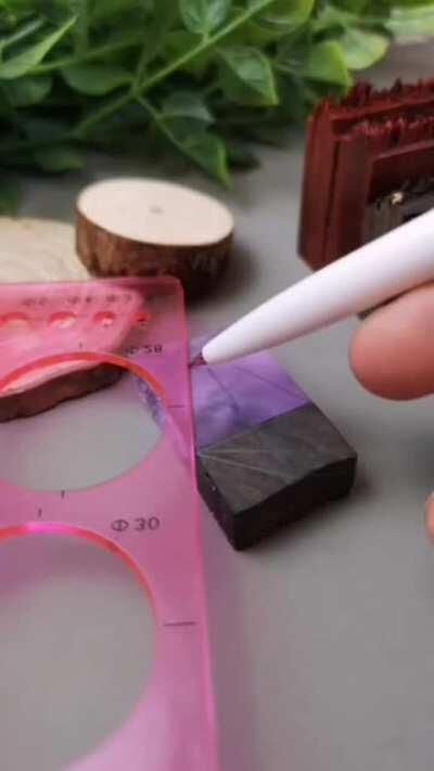 Freeze a dried flower with resin