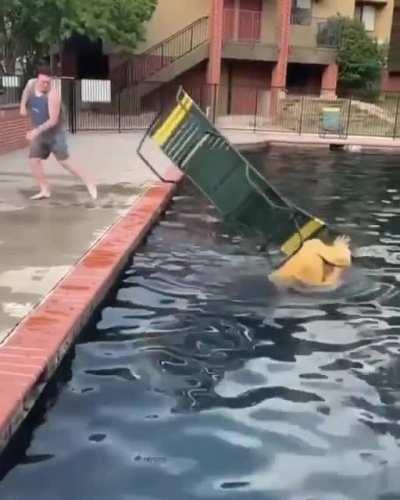 Relaxing pool chair