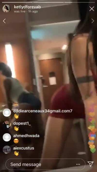 She look like a ant in this video😭😭😭. Anybody tryna buy a Xbox acc?