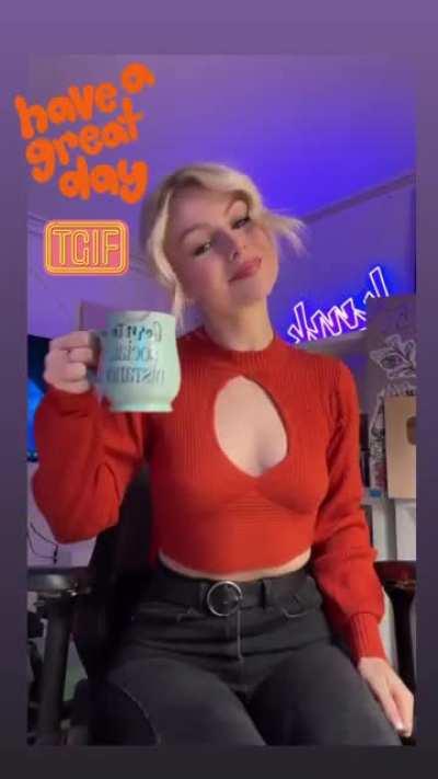 Loving that top on her