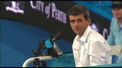 In a great display of sportsmanship, Jack Sock tells Lleyton Hewitt to challenge a point after it was declared out.