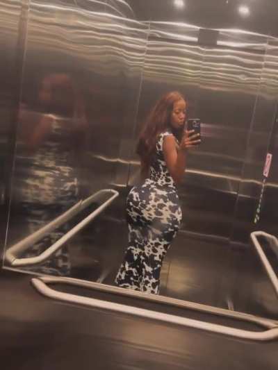 This is my favorite build. A waist that could hulahoop with a cheerio, an ass you couldn't fit a hulahoop around