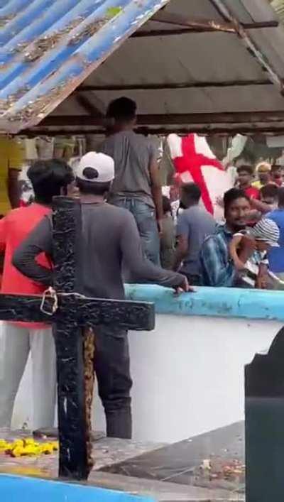 QQ TA ACONTECENDO?????😂