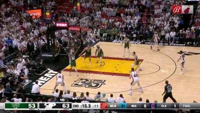 [Highlight] Jimmy Butler feeds it to Kevin Love for the 3 to take the 13 point lead at the half