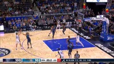 [Highlight] Franz Wagner hits the step-back go ahead three to take a 5 point lead late!