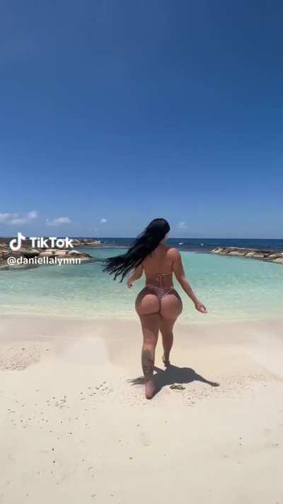 Love to watch her leave.