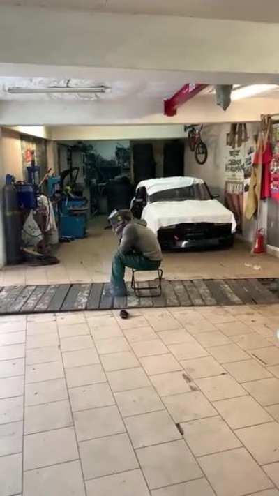 Russian mechanics pit