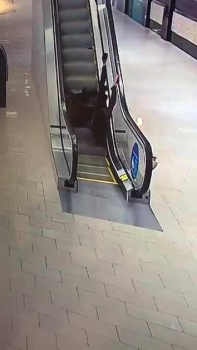 Drunk gals vs escalator