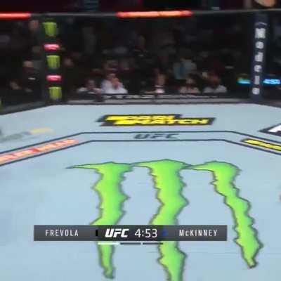 McKinney crazy fast KO (UFC 263)