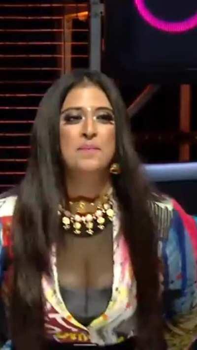 the bouncy boobs of Raja Kumari 🤤🔥