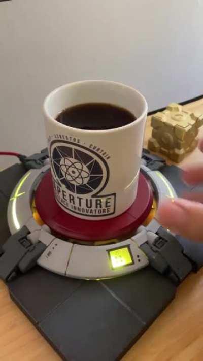 My new miniature 1500 MW Aperture Science Heavy Duty Super-Colliding Super Button in action