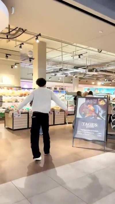 Broccoli-head TikToker gets ignored 🥦