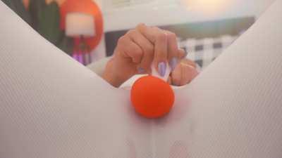 u/Jolla_pr made a huge mess squirting through her yoga pants 