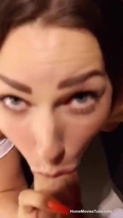 Gorgeous Model Dressing Room Deepthroat Swallow