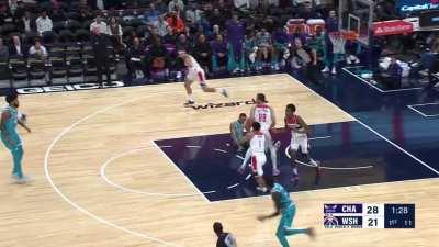 [Highlight] Bilal Coulibaly rejects the dunk attempt and sends Bryce McGowens to the floor. Johnny Davis gets a bucket on the other end.