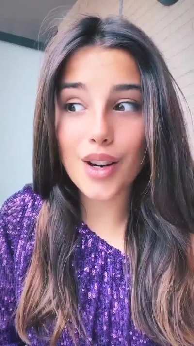 Ella es.: MARTINA, influencer. 2023.