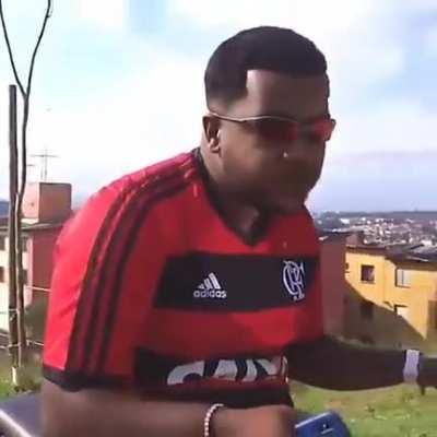 This guy has a nice voice