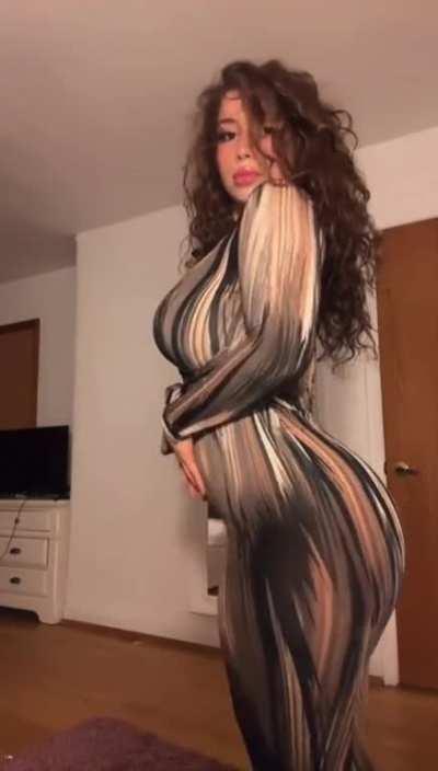 Thick Arab girl