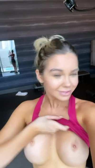 Your doll felt soooo horny at the gym :P