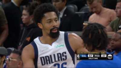 [Highlight] Suns fans start booing their own team at halftime