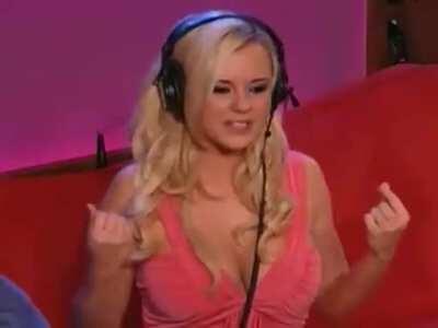 Bree Olson gets spanked by Artie and rides the sybian.