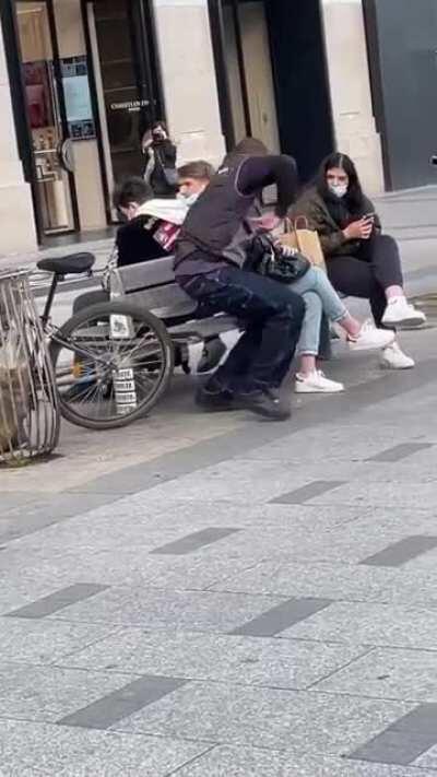 How yall act when Bruce starts streaming