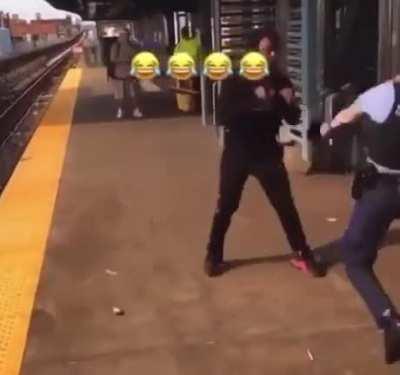 Philadelphia cop throws punches with a man