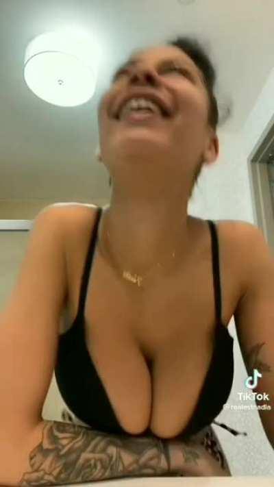 lightskn boobs sloww mo