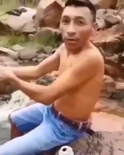 isso é estranhamente fofo (sim, o áudio é assim msm)