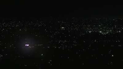 Publicidad LED en Santiago. JC Decaux en Rotonda Grecia. Contaminación lumínica