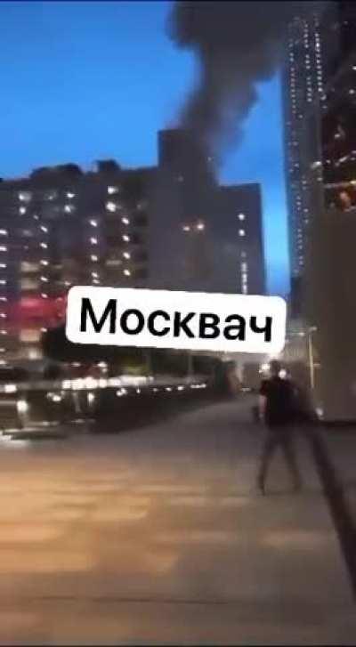 💥 Explosion in Moscow this morning. Just 4.5km from the Kremlin in the high-end 