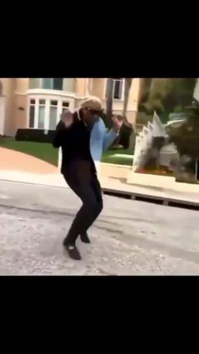 Me after chunky butt tweets that he live😍😈