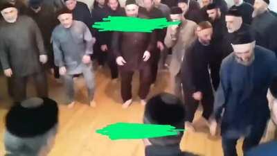 Video bana ait değil yeşillikler reklamı önlemek için Ben: Ya dünki depremi hissettiniz mi? Üst komşu: Yoo ne depremi Yine üst komşum