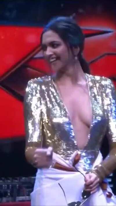 Deepika Padukone - That’s how she does it🔥