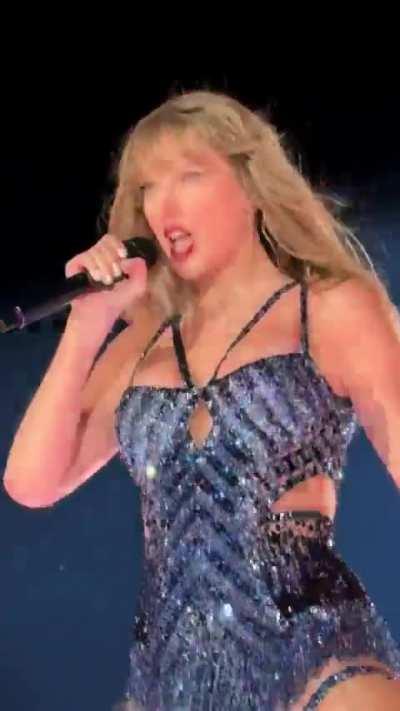 Taylor Swift is a goddess 