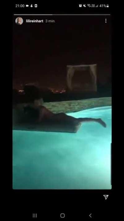 Angelic! Praying for more posts in bikini