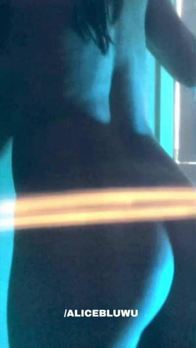 Sensual dance for you