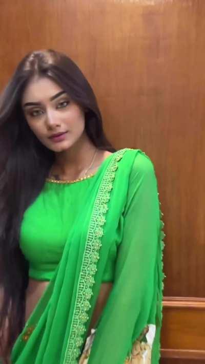 That hair flip....ufff