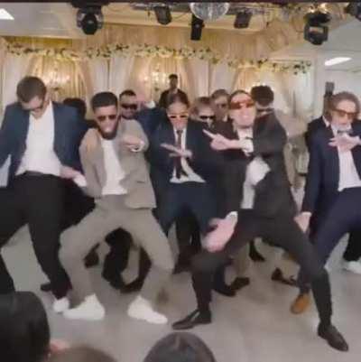 Norwegian bros dance their heart out on a hugely popular Indian song in a wedding.